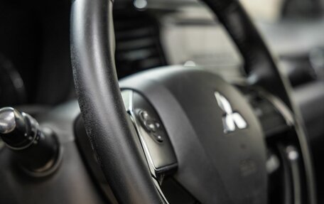 Mitsubishi Outlander III рестайлинг 3, 2019 год, 2 058 000 рублей, 28 фотография