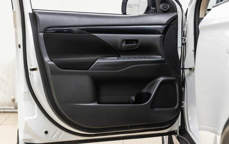 Mitsubishi Outlander III рестайлинг 3, 2019 год, 2 058 000 рублей, 26 фотография