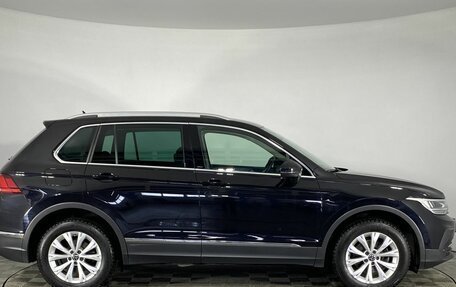 Volkswagen Tiguan II, 2021 год, 2 850 000 рублей, 3 фотография