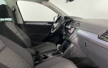 Volkswagen Tiguan II, 2021 год, 2 850 000 рублей, 5 фотография