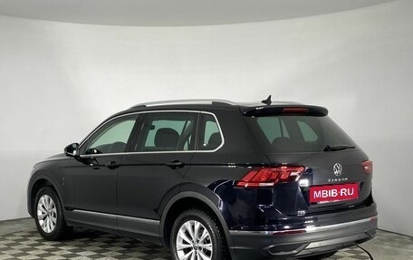 Volkswagen Tiguan II, 2021 год, 2 850 000 рублей, 18 фотография