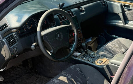 Mercedes-Benz E-Класс, 1997 год, 520 000 рублей, 5 фотография