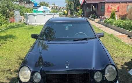 Mercedes-Benz E-Класс, 1997 год, 520 000 рублей, 2 фотография