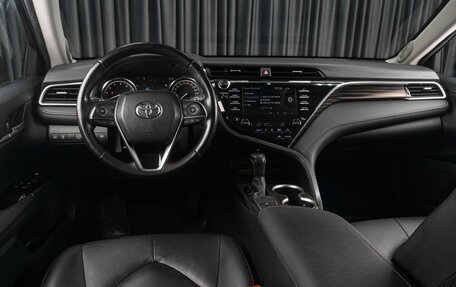 Toyota Camry, 2021 год, 3 099 000 рублей, 12 фотография