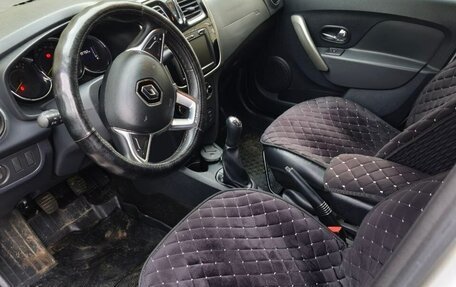 Renault Logan II, 2018 год, 1 100 000 рублей, 3 фотография