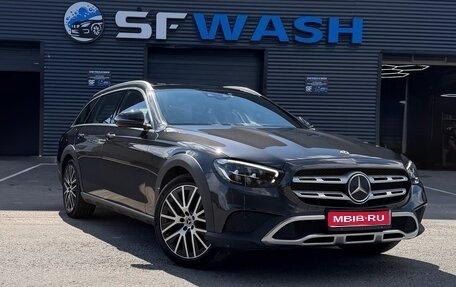 Mercedes-Benz E-Класс, 2021 год, 5 500 000 рублей, 1 фотография