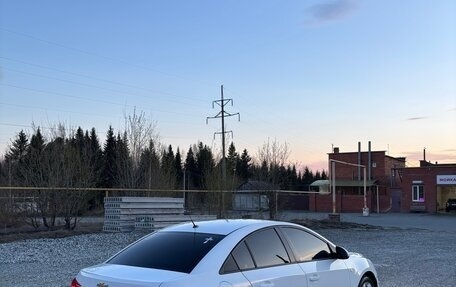 Chevrolet Cruze II, 2012 год, 605 000 рублей, 3 фотография