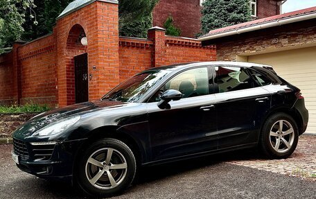 Porsche Macan I рестайлинг, 2018 год, 4 000 000 рублей, 2 фотография
