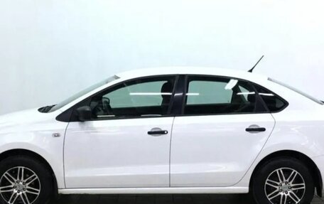 Volkswagen Polo VI (EU Market), 2011 год, 700 000 рублей, 4 фотография