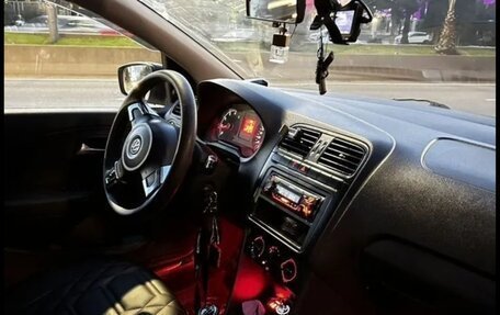 Volkswagen Polo VI (EU Market), 2011 год, 700 000 рублей, 16 фотография
