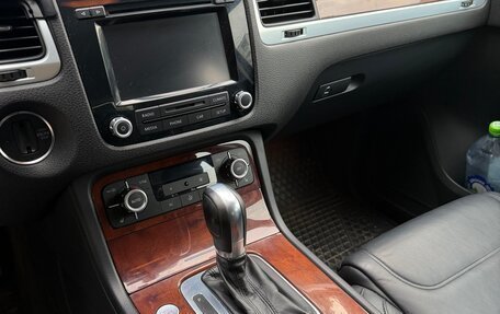 Volkswagen Touareg III, 2012 год, 1 950 000 рублей, 20 фотография
