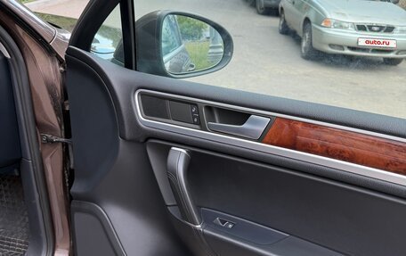 Volkswagen Touareg III, 2012 год, 1 950 000 рублей, 22 фотография