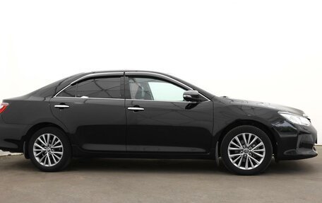 Toyota Camry, 2017 год, 2 750 000 рублей, 4 фотография