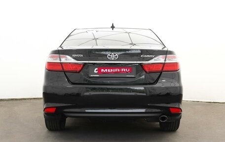 Toyota Camry, 2017 год, 2 750 000 рублей, 5 фотография