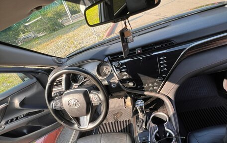 Toyota Camry, 2018 год, 2 800 000 рублей, 13 фотография