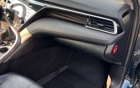 Toyota Camry, 2018 год, 2 800 000 рублей, 15 фотография