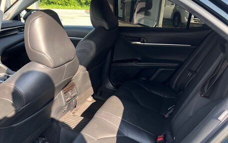 Toyota Camry, 2018 год, 2 800 000 рублей, 21 фотография