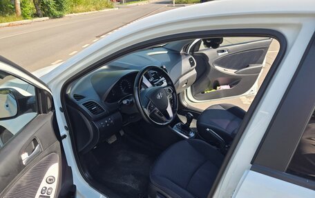 Hyundai Solaris II рестайлинг, 2015 год, 1 190 000 рублей, 17 фотография