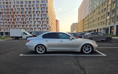 BMW 5 серия, 2004 год, 1 300 000 рублей, 2 фотография