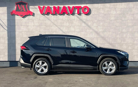 Toyota RAV4, 2020 год, 3 250 000 рублей, 8 фотография