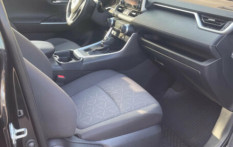 Toyota RAV4, 2020 год, 3 250 000 рублей, 12 фотография