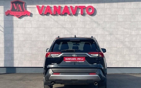 Toyota RAV4, 2020 год, 3 250 000 рублей, 5 фотография