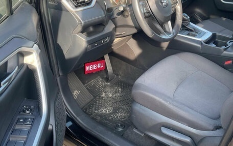 Toyota RAV4, 2020 год, 3 250 000 рублей, 9 фотография
