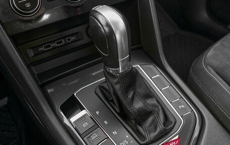 Volkswagen Tiguan II, 2018 год, 2 735 000 рублей, 16 фотография