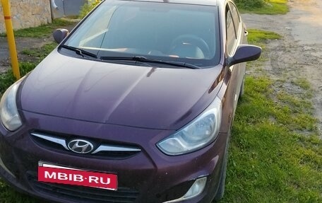 Hyundai Solaris II рестайлинг, 2011 год, 550 000 рублей, 2 фотография