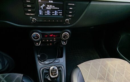 KIA Rio IV, 2018 год, 1 500 000 рублей, 7 фотография