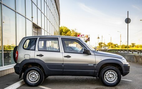 Chevrolet Niva I рестайлинг, 2015 год, 748 000 рублей, 8 фотография