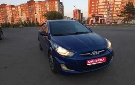 Hyundai Solaris II рестайлинг, 2013 год, 780 000 рублей, 1 фотография