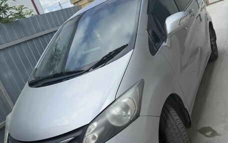 Honda Freed I, 2009 год, 890 000 рублей, 2 фотография