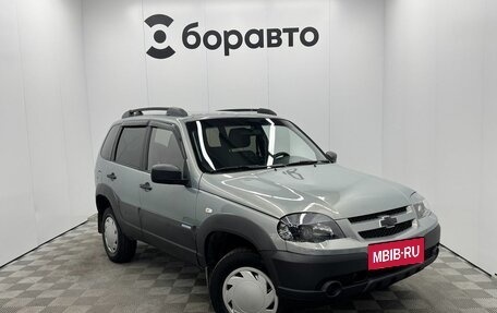 Chevrolet Niva I рестайлинг, 2018 год, 775 000 рублей, 2 фотография