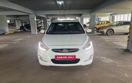 Hyundai Solaris II рестайлинг, 2013 год, 880 000 рублей, 1 фотография