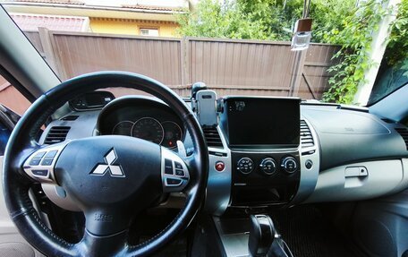 Mitsubishi Pajero Sport II рестайлинг, 2011 год, 1 800 000 рублей, 21 фотография