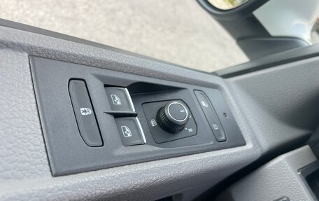 Volkswagen Caravelle T6 рестайлинг, 2020 год, 4 200 000 рублей, 14 фотография