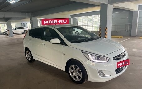 Hyundai Solaris II рестайлинг, 2013 год, 880 000 рублей, 2 фотография