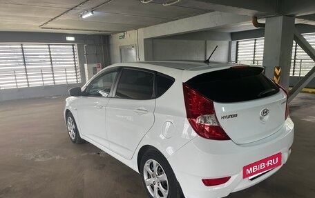 Hyundai Solaris II рестайлинг, 2013 год, 880 000 рублей, 6 фотография