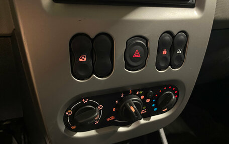 Renault Sandero I, 2012 год, 670 000 рублей, 13 фотография