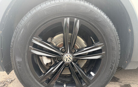 Volkswagen Tiguan II, 2019 год, 2 500 000 рублей, 16 фотография