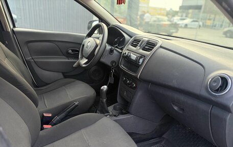 Renault Logan II, 2016 год, 555 000 рублей, 16 фотография