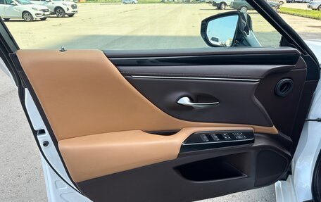 Lexus ES VII, 2021 год, 3 690 000 рублей, 13 фотография