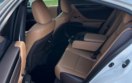 Lexus ES VII, 2021 год, 3 690 000 рублей, 16 фотография