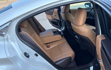 Lexus ES VII, 2021 год, 3 690 000 рублей, 15 фотография