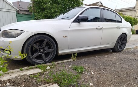 BMW 3 серия, 2011 год, 1 000 000 рублей, 21 фотография