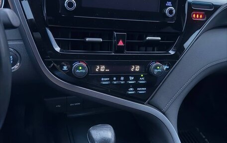 Toyota Camry, 2021 год, 3 450 000 рублей, 7 фотография