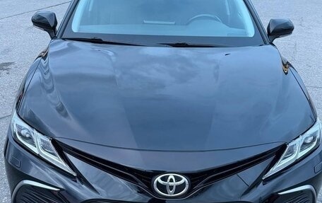 Toyota Camry, 2021 год, 3 450 000 рублей, 2 фотография