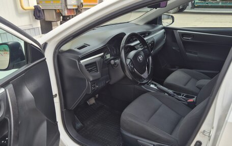 Toyota Corolla, 2015 год, 1 390 000 рублей, 10 фотография