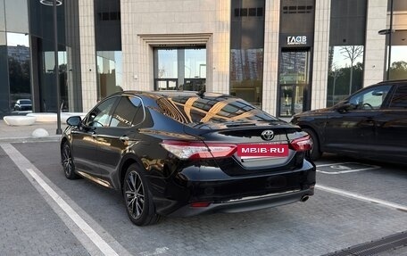 Toyota Camry, 2020 год, 3 250 000 рублей, 4 фотография